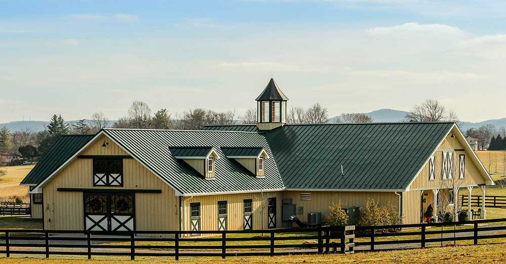 Ferme avec écuries pour chevaux